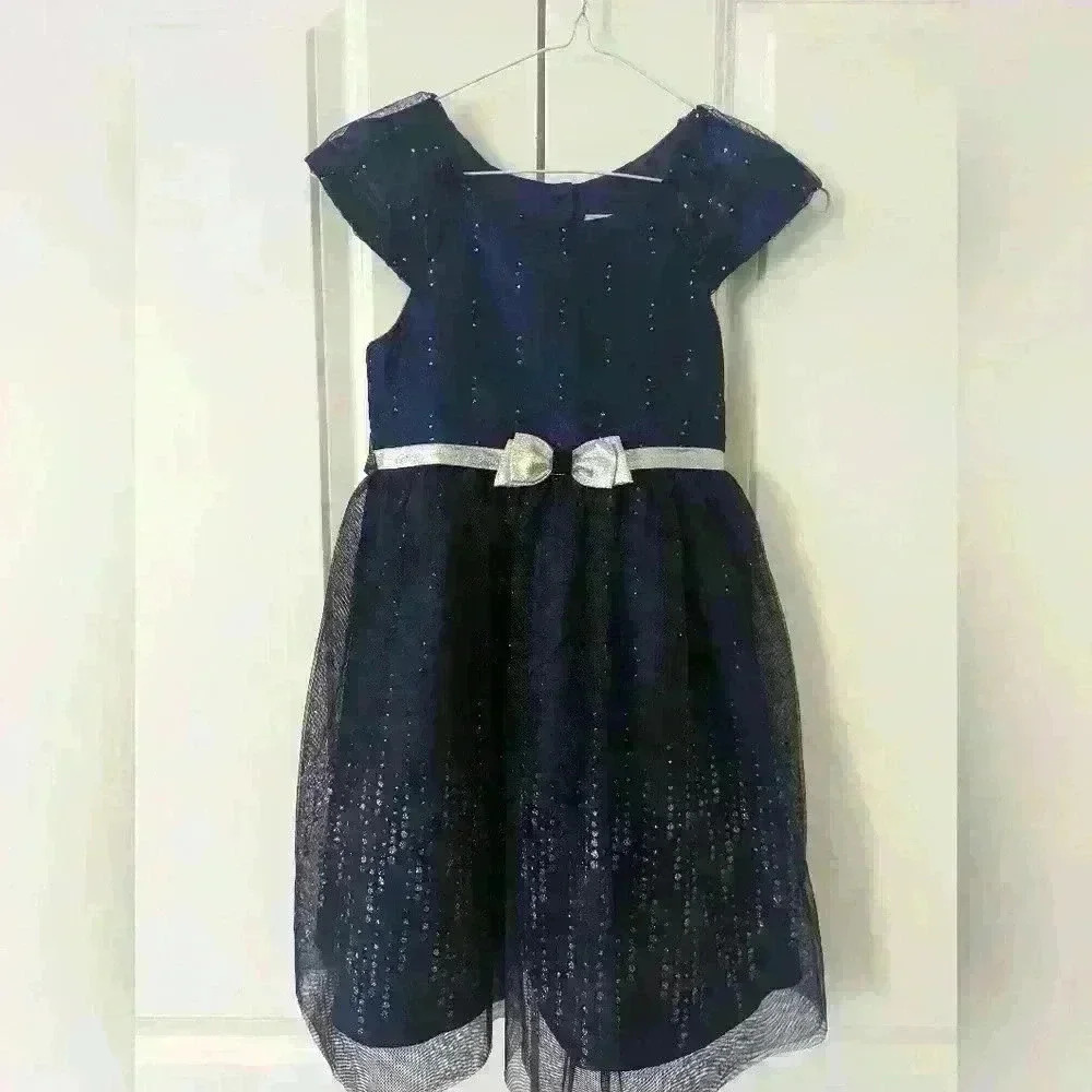 Girls dress bundle (2) - size 6 & 7